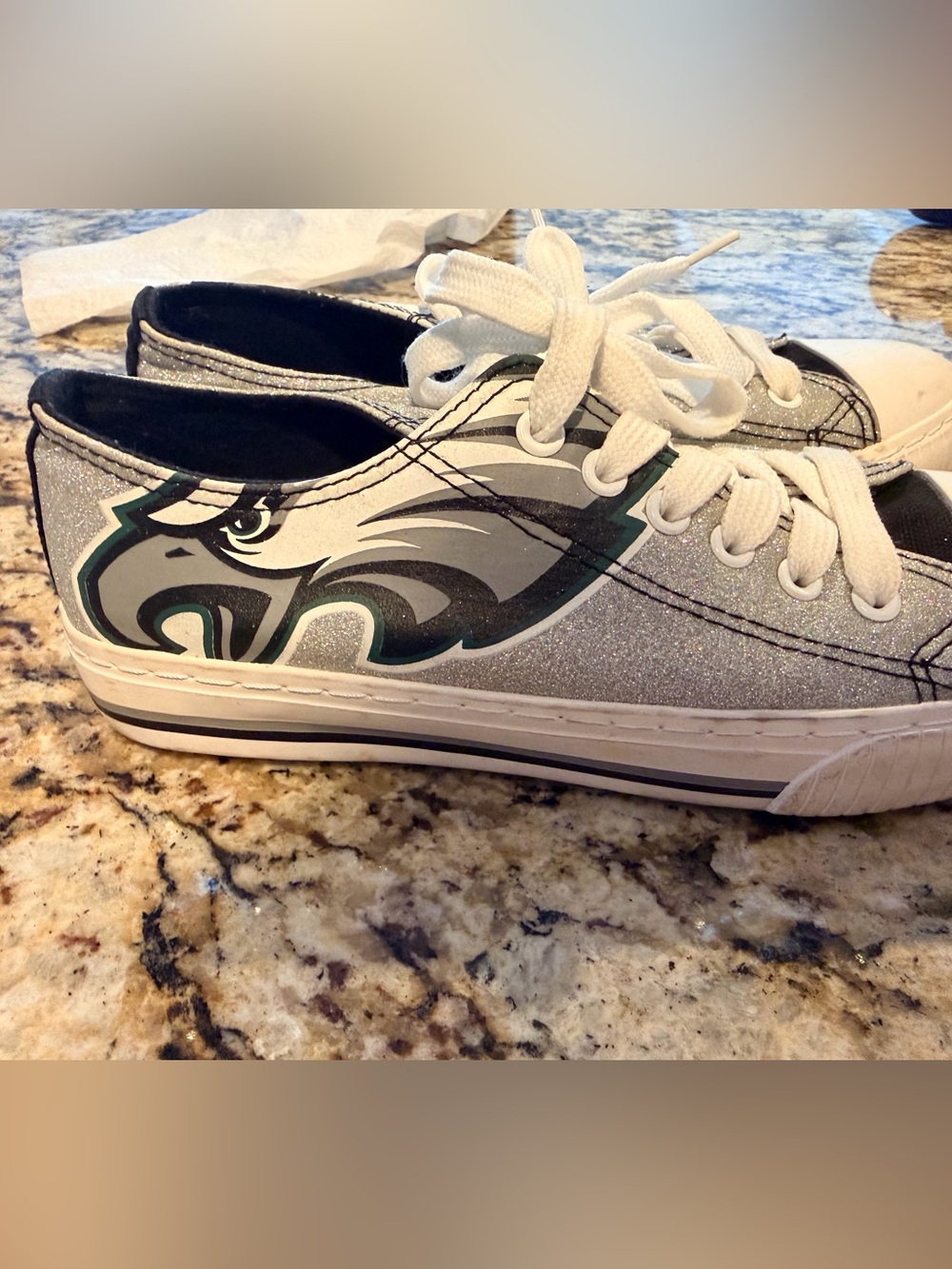 Philadelphia Eagles Glitter Low-Top Sneakers - Silver/White
